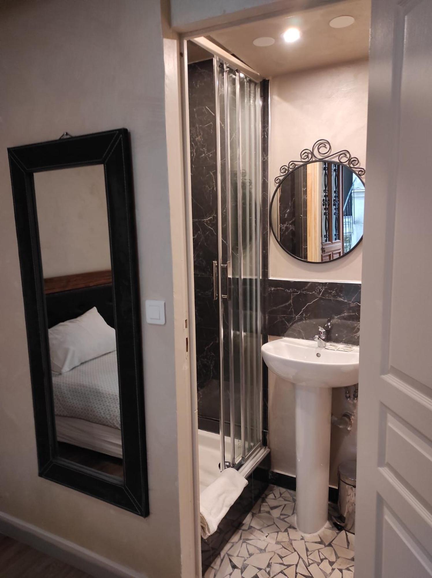 Hotel Clermont Montmartre Paris Ngoại thất bức ảnh